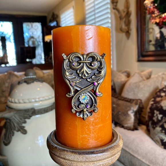 Fleur de Lis Candle Pin - Picture 7 of 13